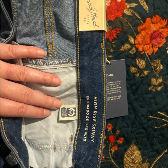 NWT Universal Thread High Rise Skinny Jeans, Size 6, 28 W, Reg., Med. Blue - Picture 3 of 5